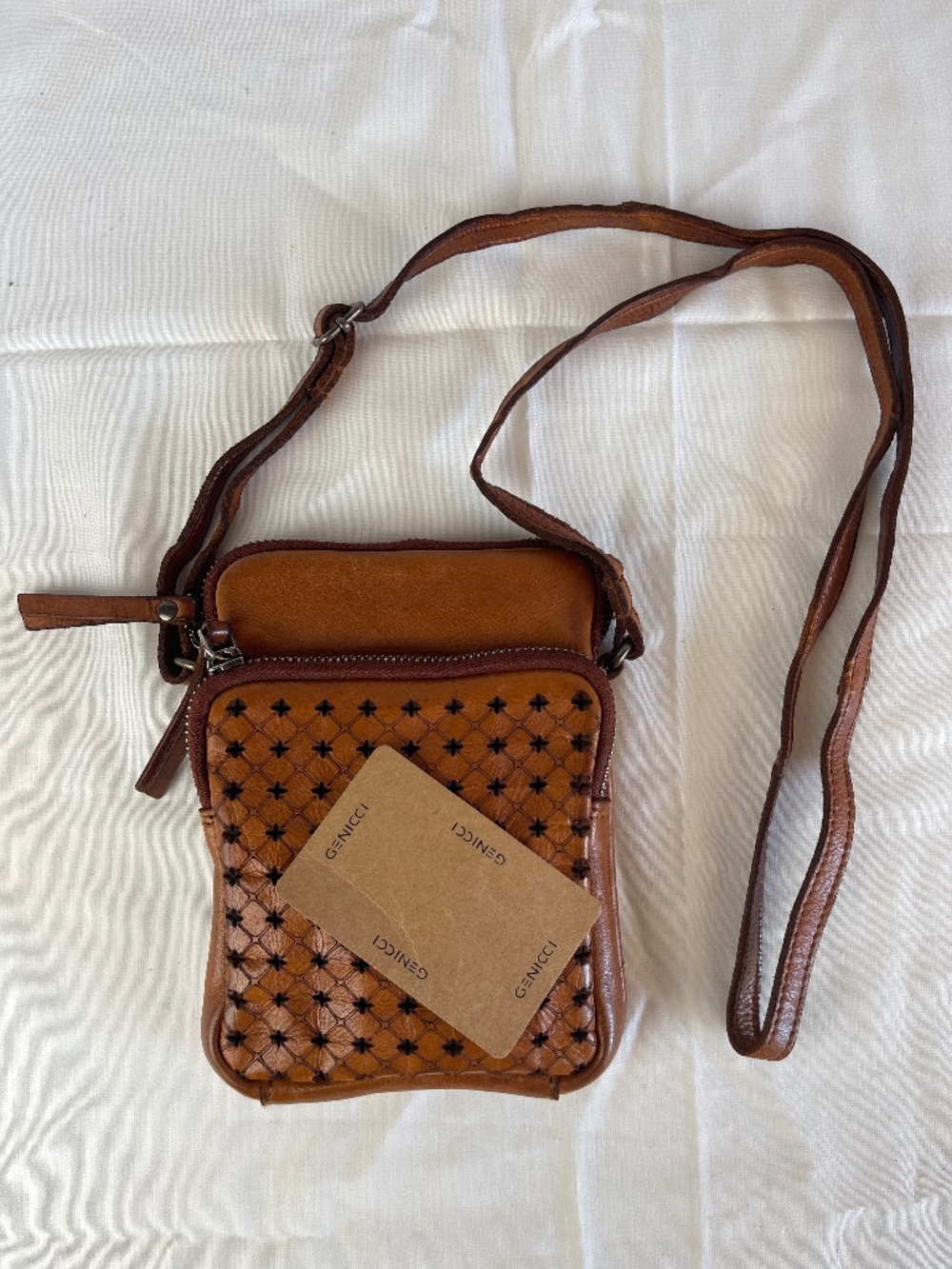 Genicci Leather cross body bag in cognac